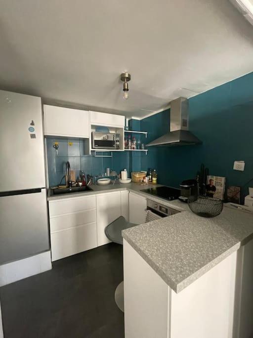 Charming Apartment 40 M2, 10Th Paris Bagian luar foto
